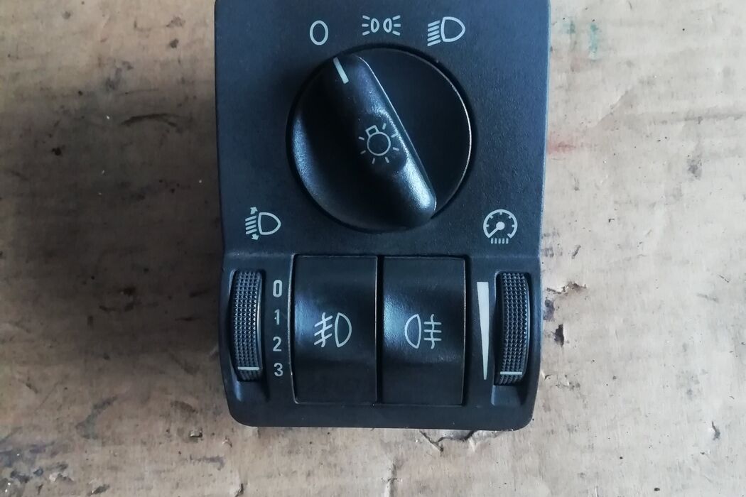Opel Corsa C Far Anahtarı Sisli GM Marka