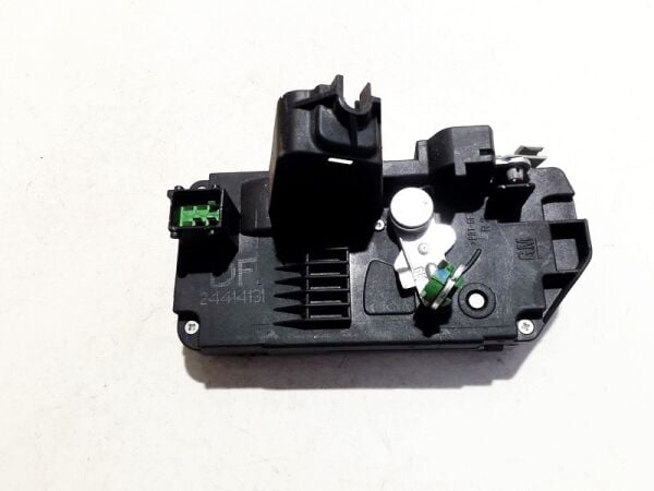 Opel Vectra B Kapı Kilidi Arka Sağ GM Marka