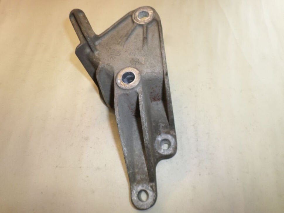 Opel Astra J Motor Kulak Alt Arka Braketi Cruze/ Ibery Marka