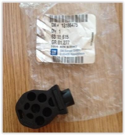 Opel Vectra C Radyatör Üst Braketi GM Marka